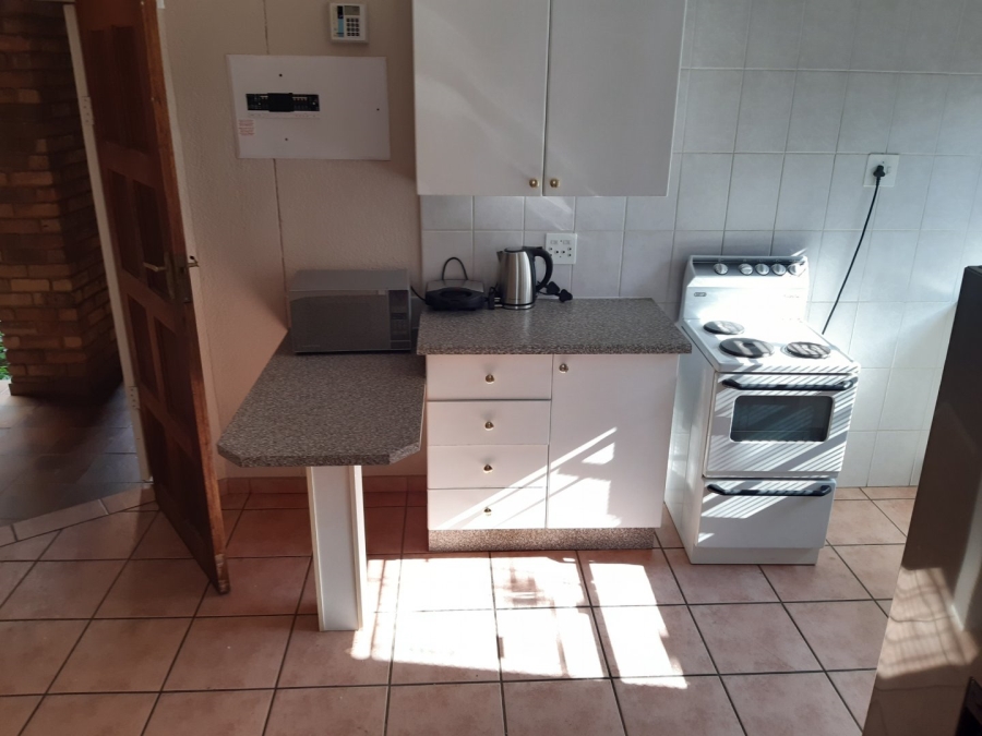 1 Bedroom Property for Sale in Kannoniers Park North West